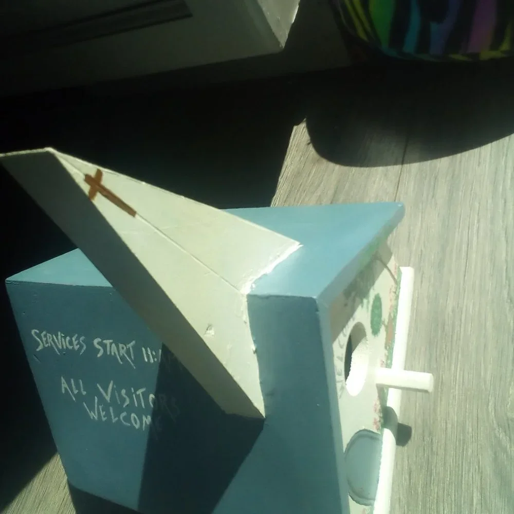 👵EUC VINTAGE CHURCH BIRDHOUSE